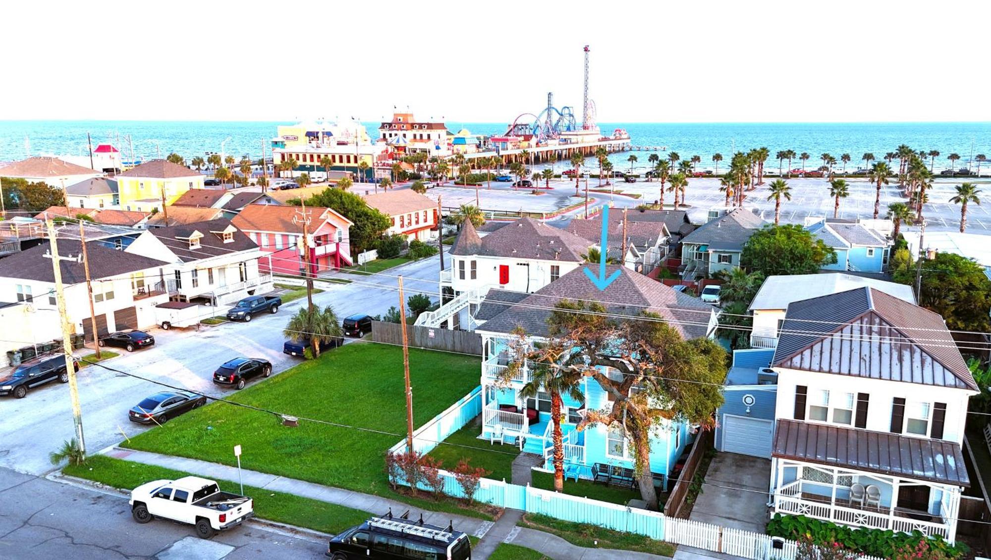 Casaazul-2605B-Pleasure Pier & Beach A Block Away- 3Bed 2Bath 7 Beds- 7 Minutes To Cruise Terminal Галвестон Екстер'єр фото